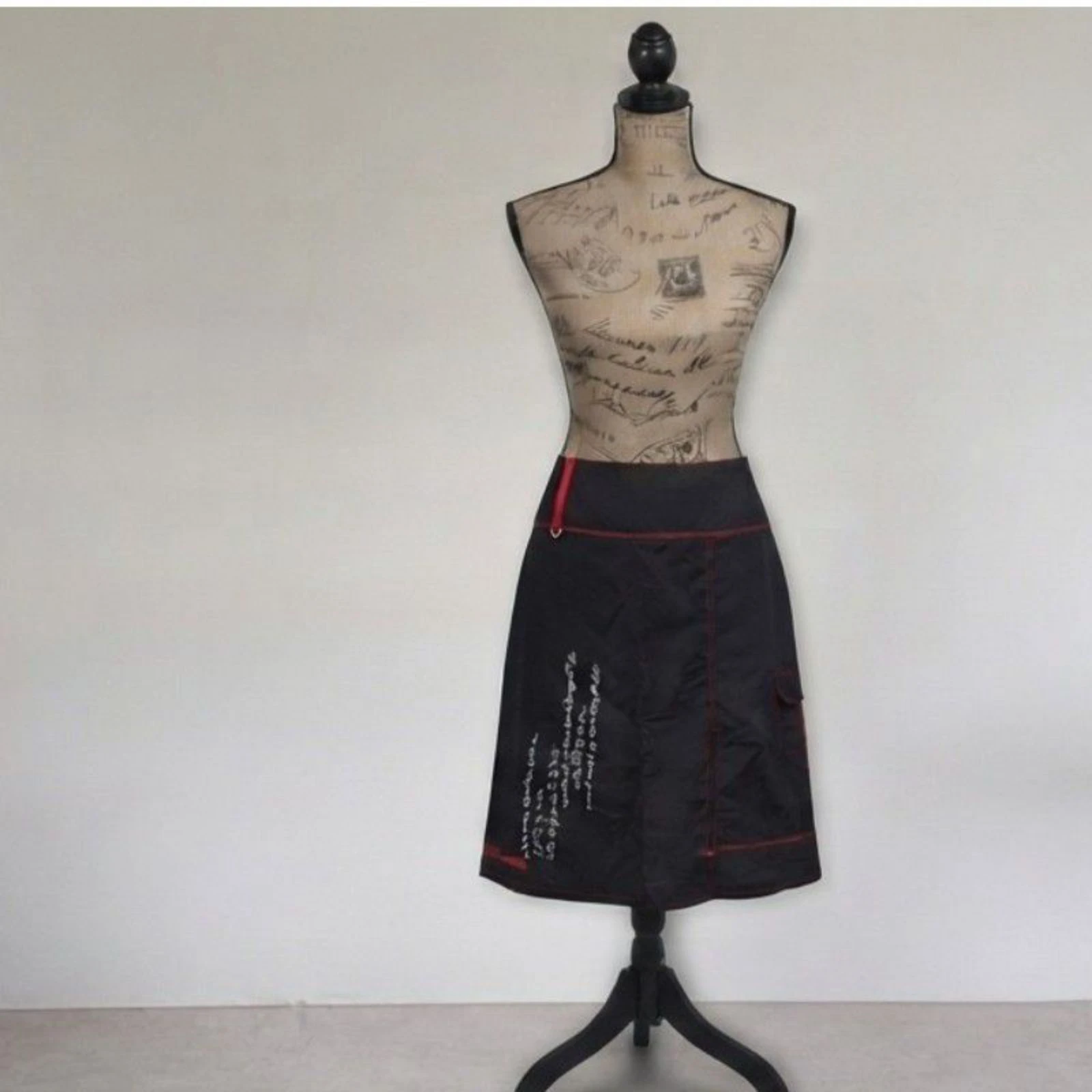 jupe noire taille 36 très bon état